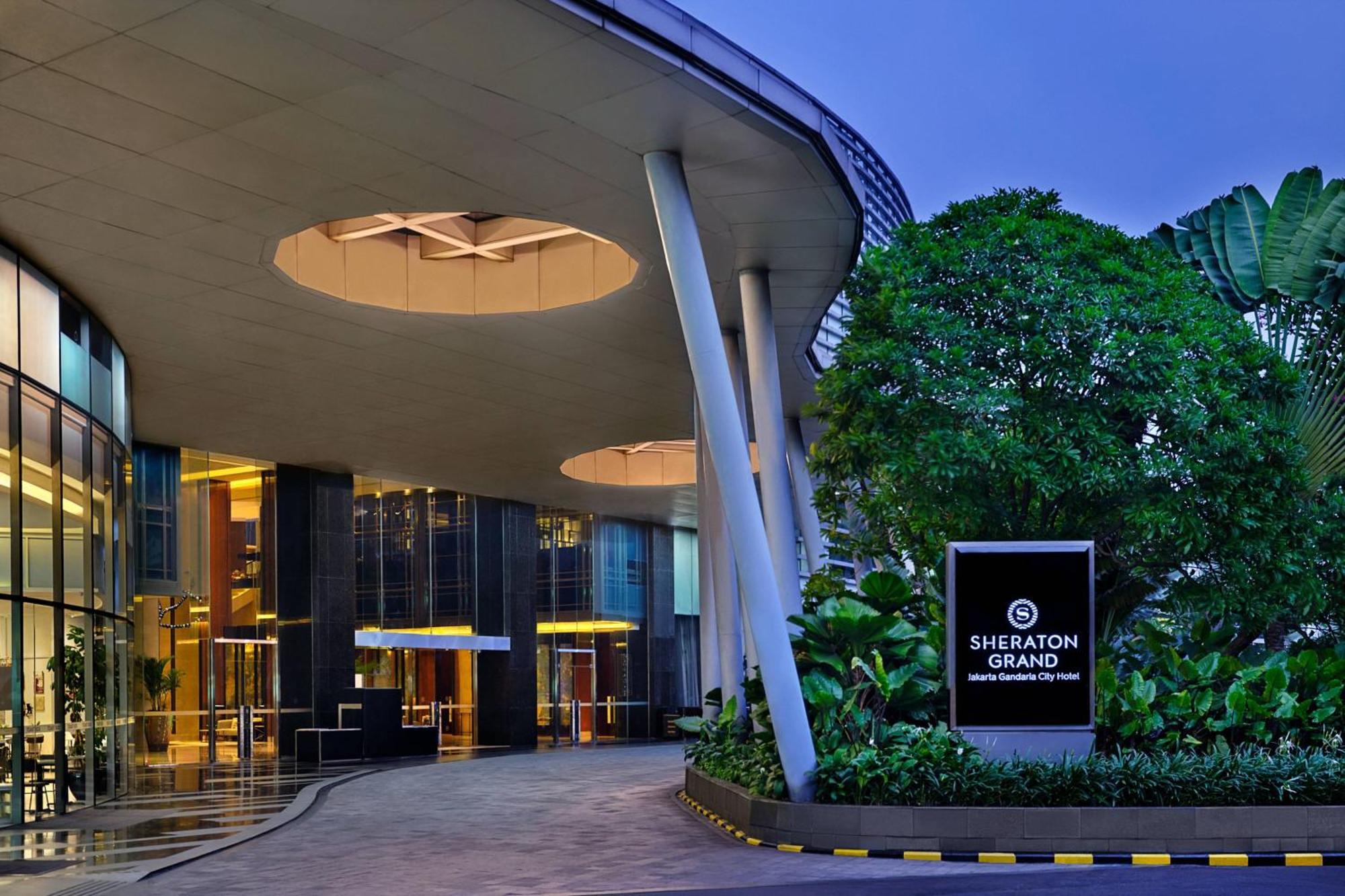 Sheraton Grand Jakarta Gandaria City Hotel Exterior foto